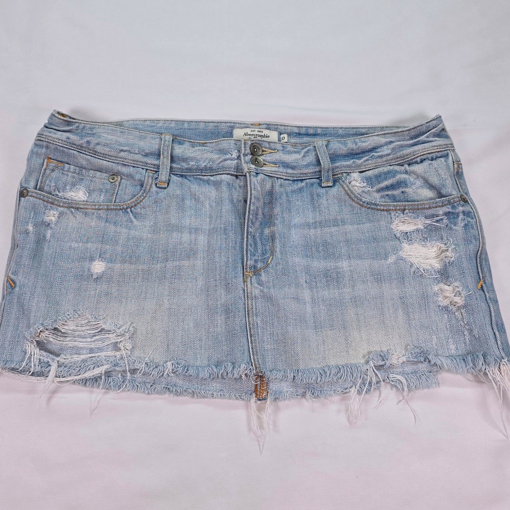 Abercrombie & Fitch Y2K Distressed Denim Mini Skirt Light Wash Raw Hem Womens 10